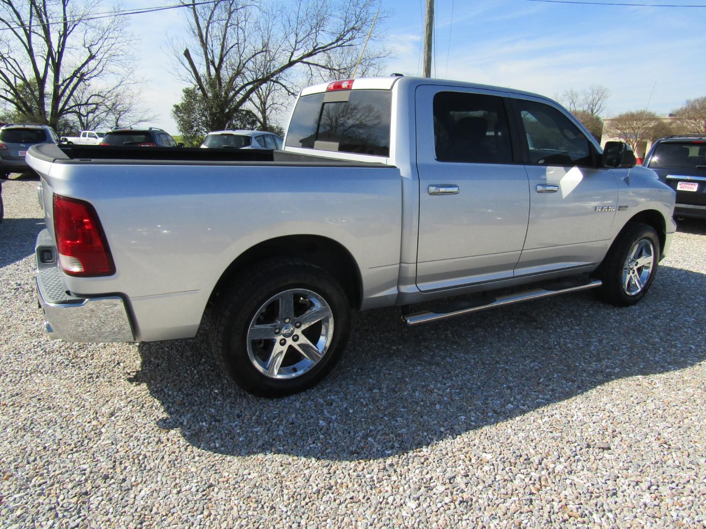 2010 Silver /Gray Dodge Ram 1500 Laramie Crew Cab 2WD (1D7RB1CT0AS) with an 5.7L V8 OHV 16V engine, Automatic transmission, located at 15016 S Hwy 231, Midland City, AL, 36350, (334) 983-3001, 31.306210, -85.495277 - Photo#7